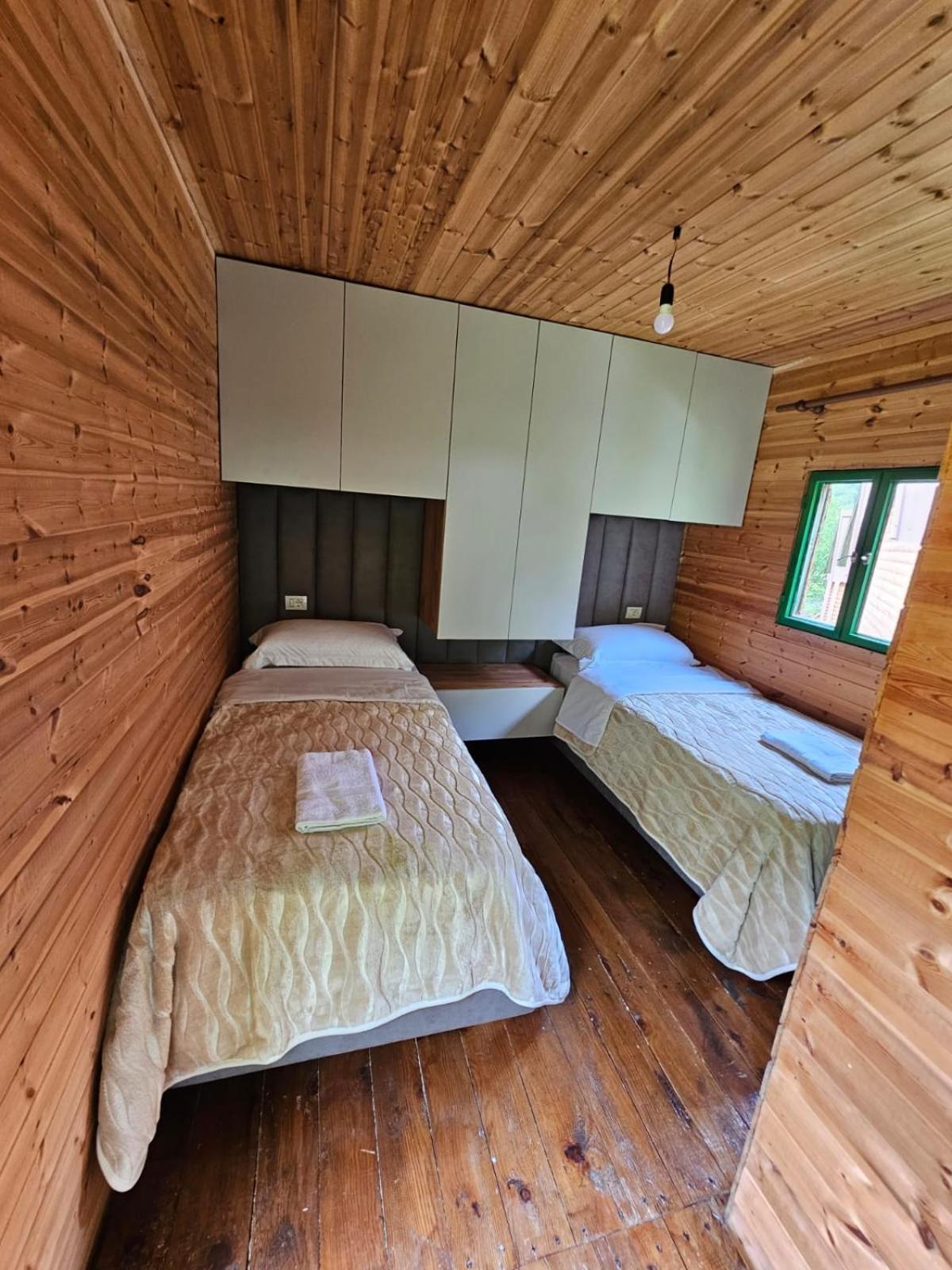 Bujtina Zemra Tradites Theth Rom bilde
